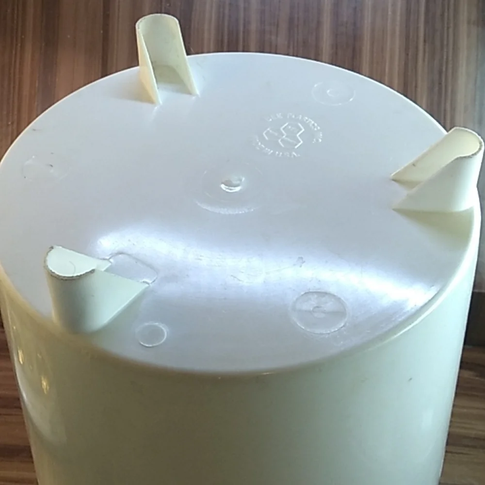 Vintage Bee Plastics made in USA trash can